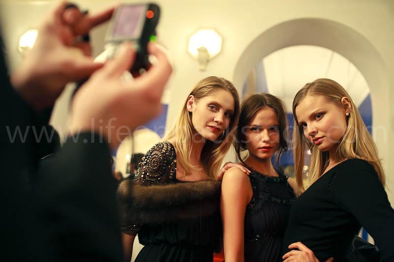Pirelli Calendar 2011 by Karl Lagerfeld - Fashion Backstage Photos