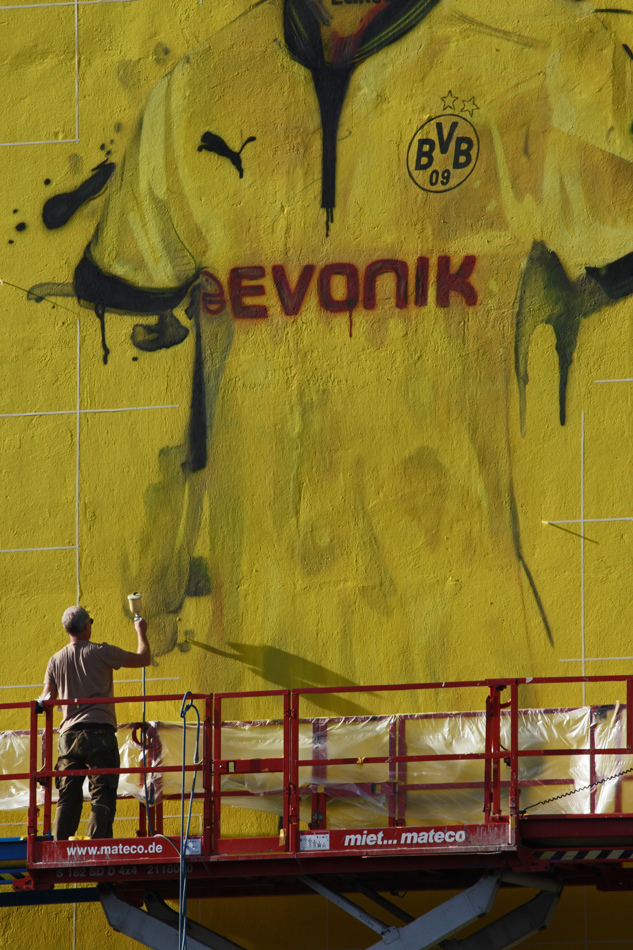 PUMA - Echte Liebe Ist Gelb - christianbeckett