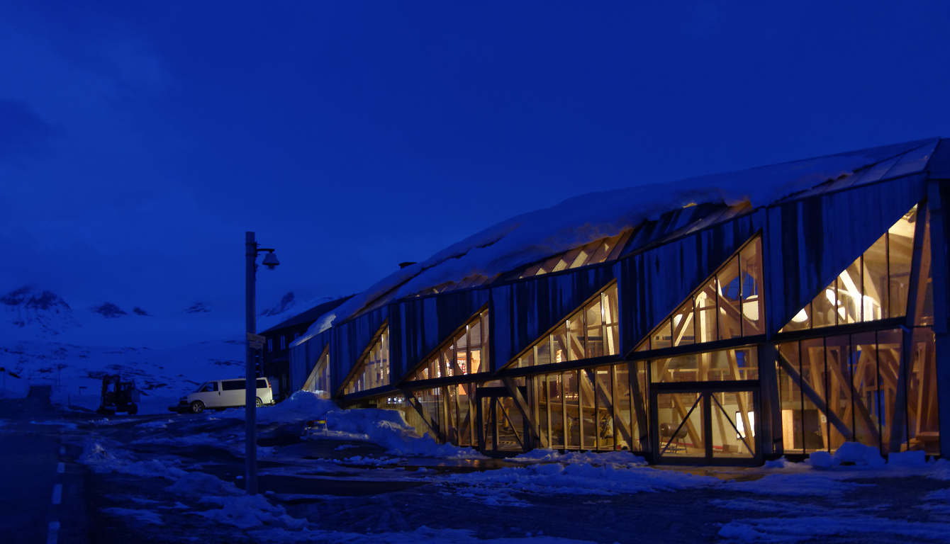 New entrance building to Sognefjellshytta mountain hotel - Jensen