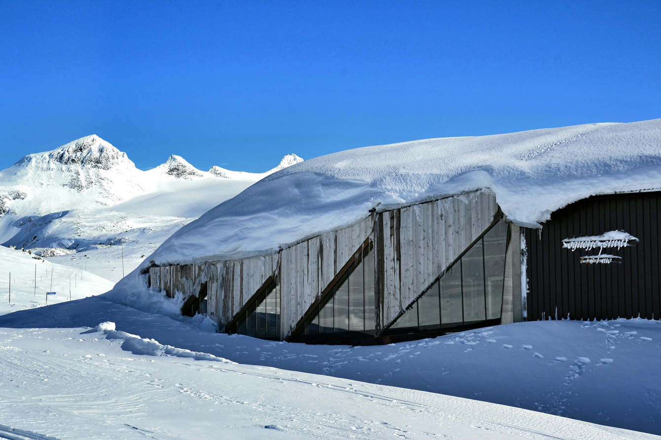 New entrance building to Sognefjellshytta mountain hotel - Jensen