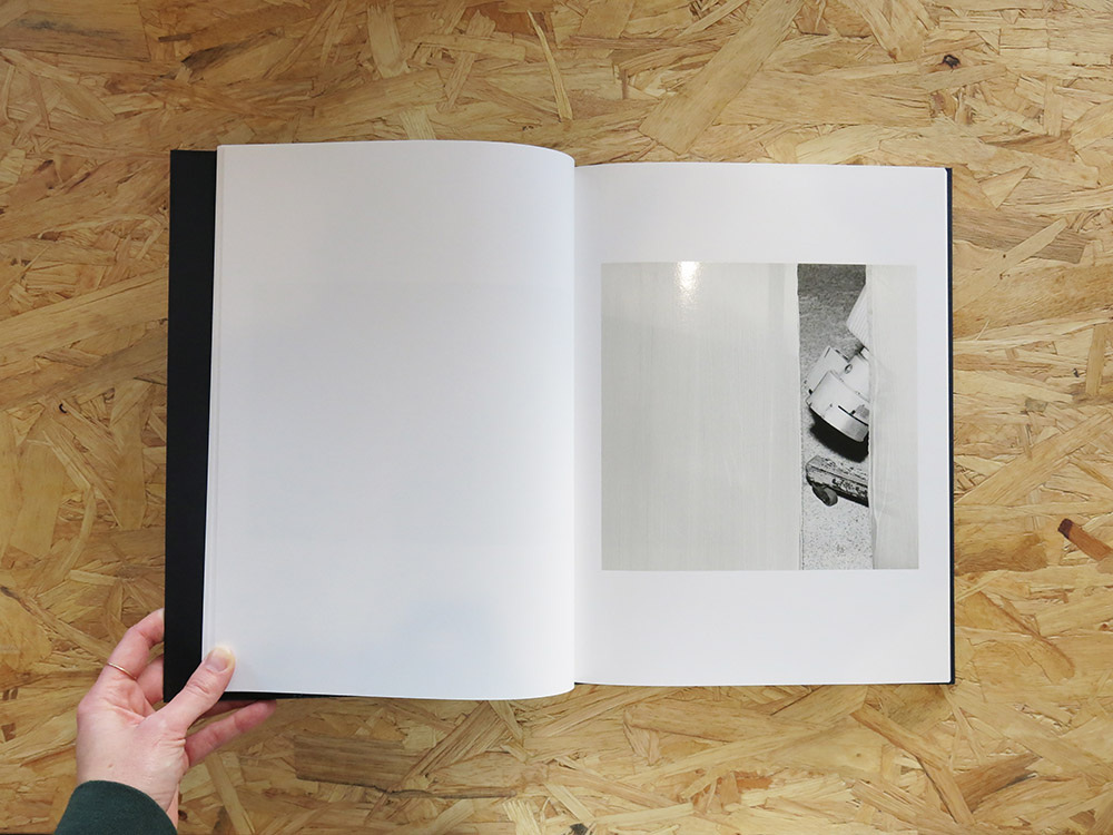 EVIDENCE by James White 写真集 EVIDENCE by James White – twelvebooks