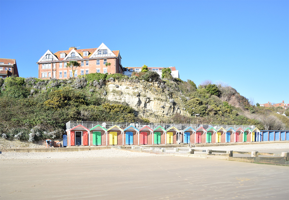 Swanage Beach Hut www.batstudio.co.uk
