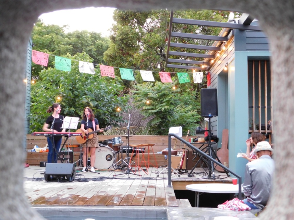 Laharpe Pool and Guest House Colectivo