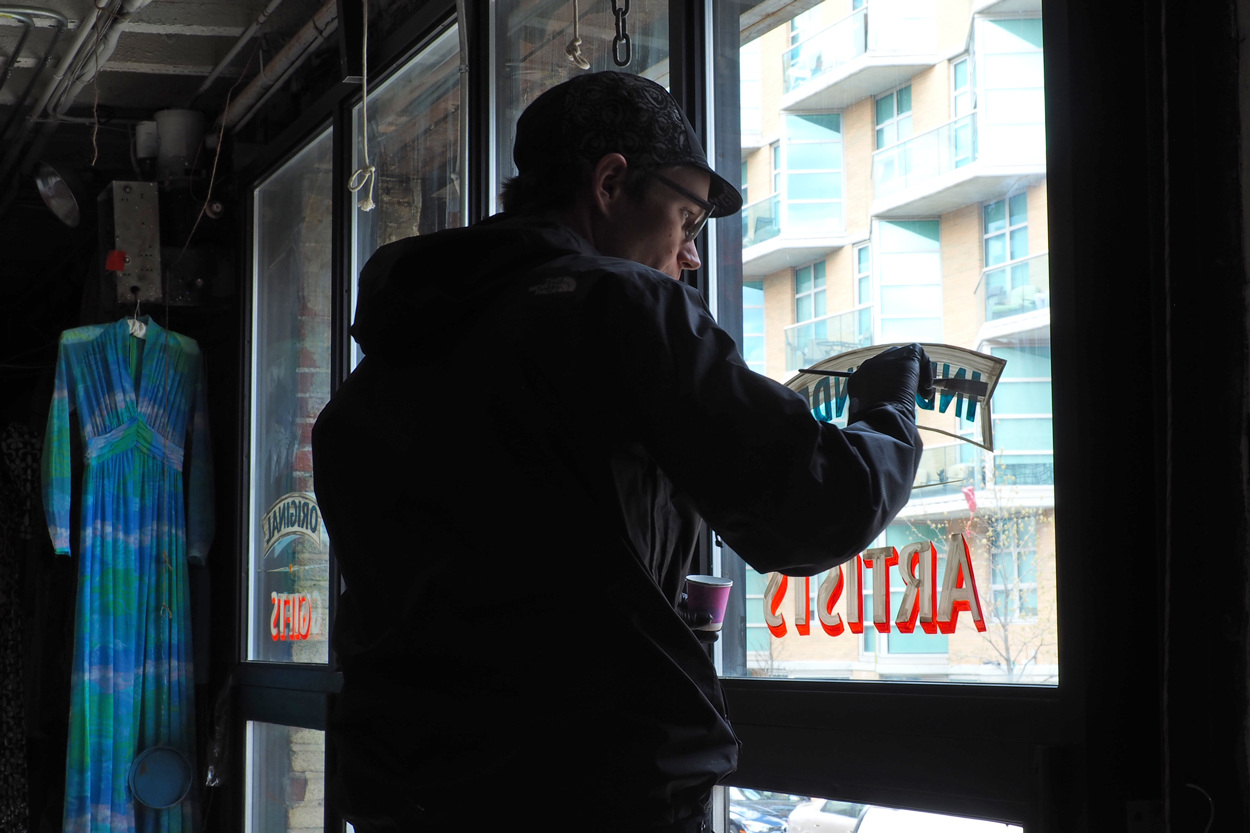Artists & Fleas Williamsburg Windows - Brush & Leaf Inc.