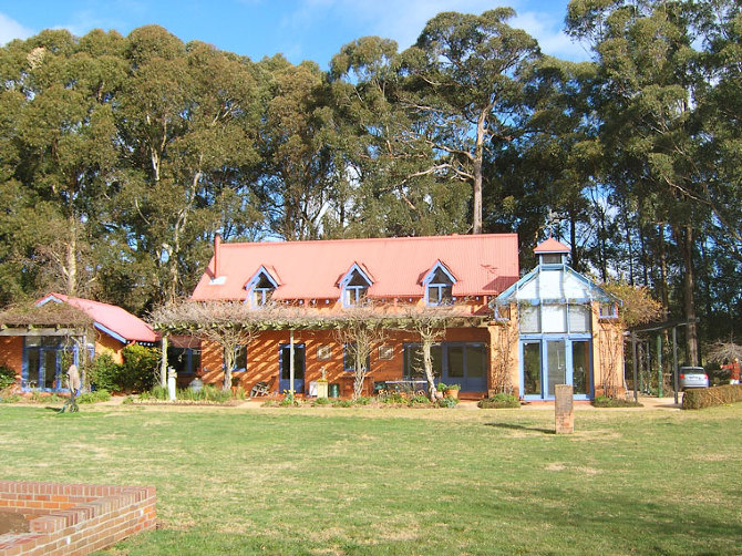 FARMHOUSE. ROBERTSON NSW RossFellerArchitect