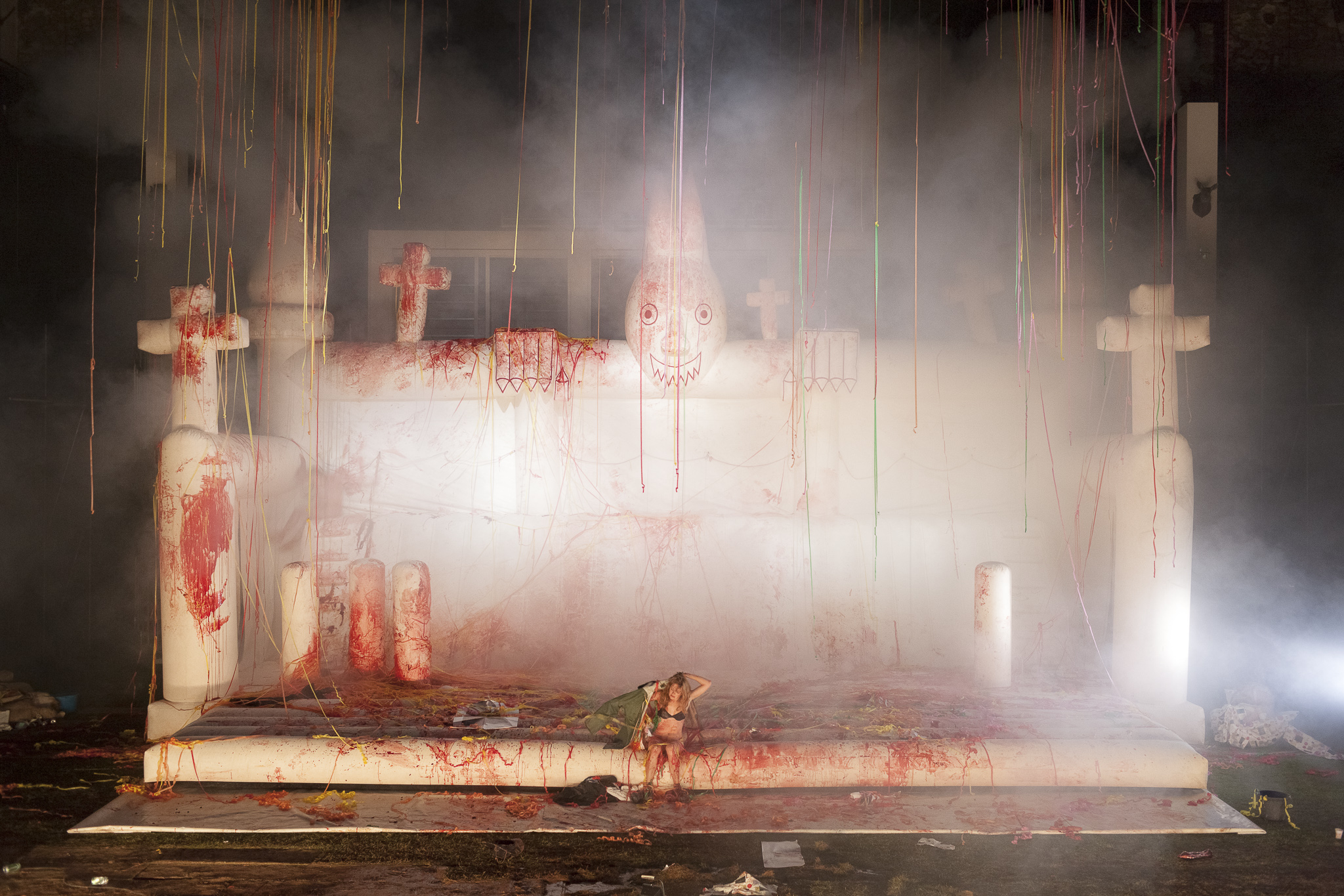Au Moins J Aurai Laissé Un Beau Cadavre AU MOINS J'AURAIS LAISSE UN BEAU CADAVRE - THEATER AS LANDSCAPE
