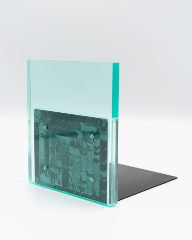 Acrylic/Steel Bookends EGGYPRESS