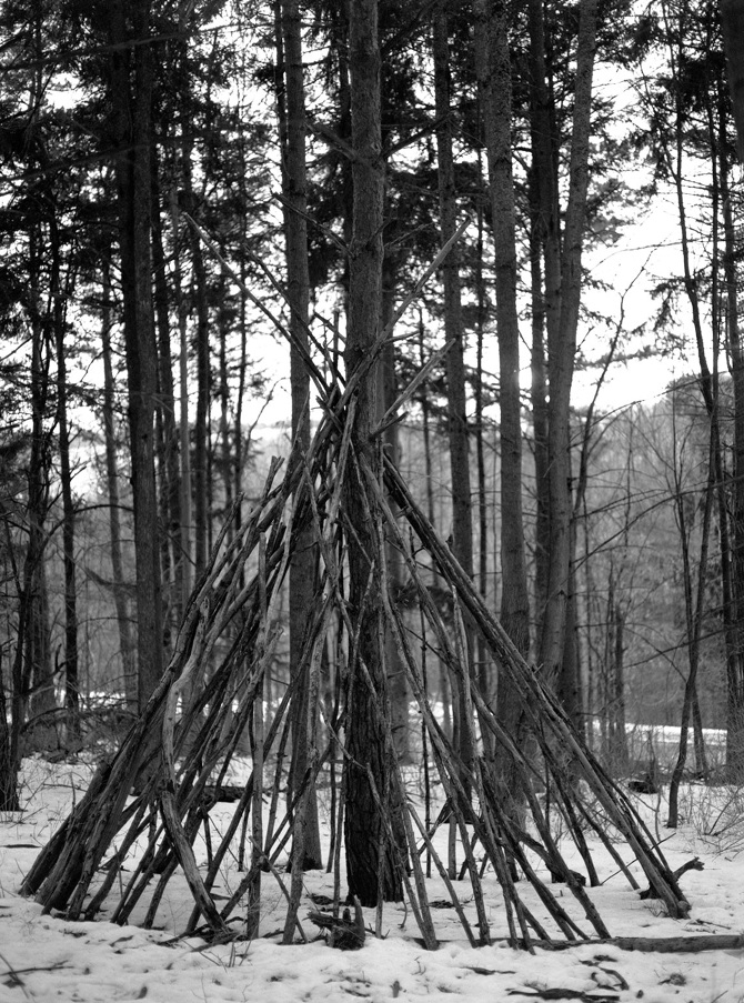 eva is inside her cat rachel.chicaguala