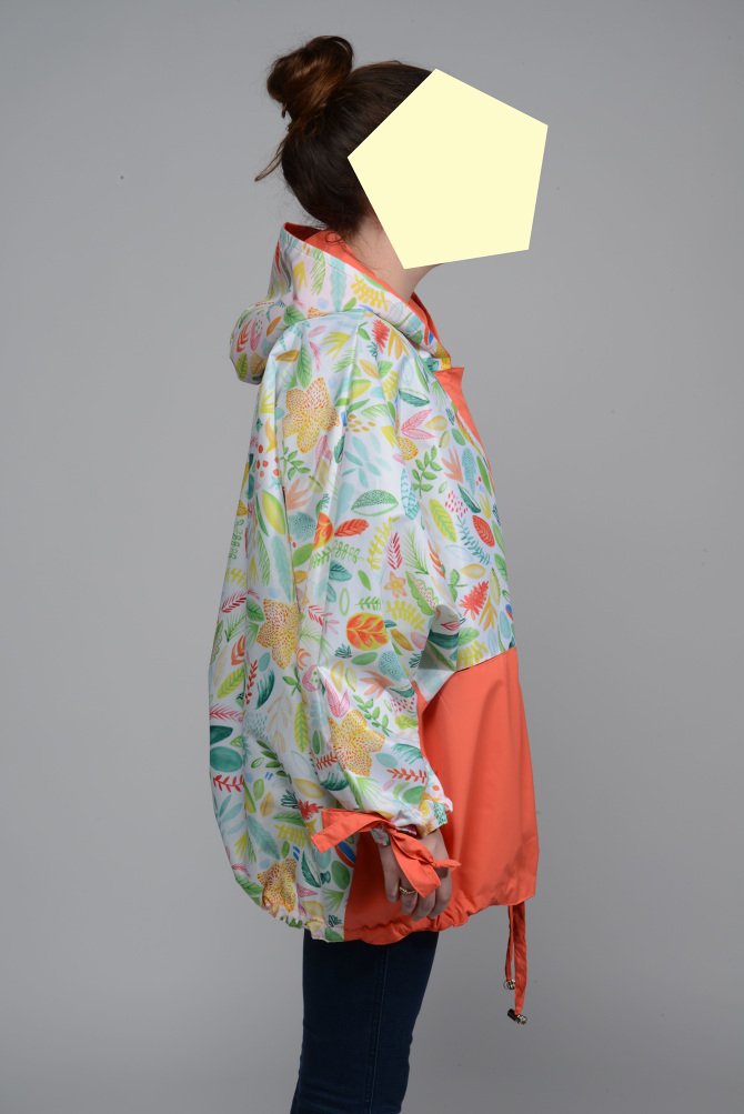 Colorful raincoat for rainny days Paula Jaén