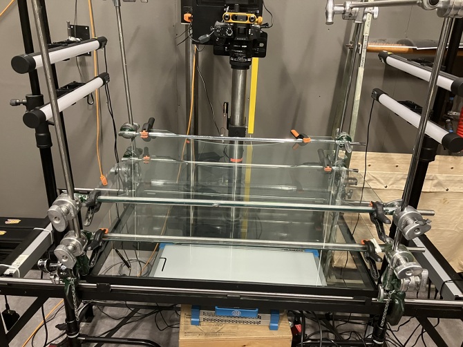 Vertical Motion Control Rig with Multi-Axis Support Assemblies ...
