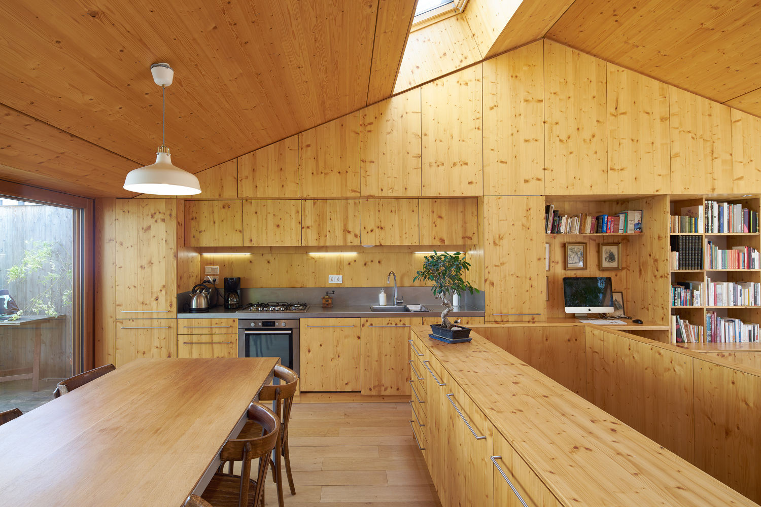 Maison en cœur d’îlot / Luca Jolivet - François Maisonnasse Architecte ...