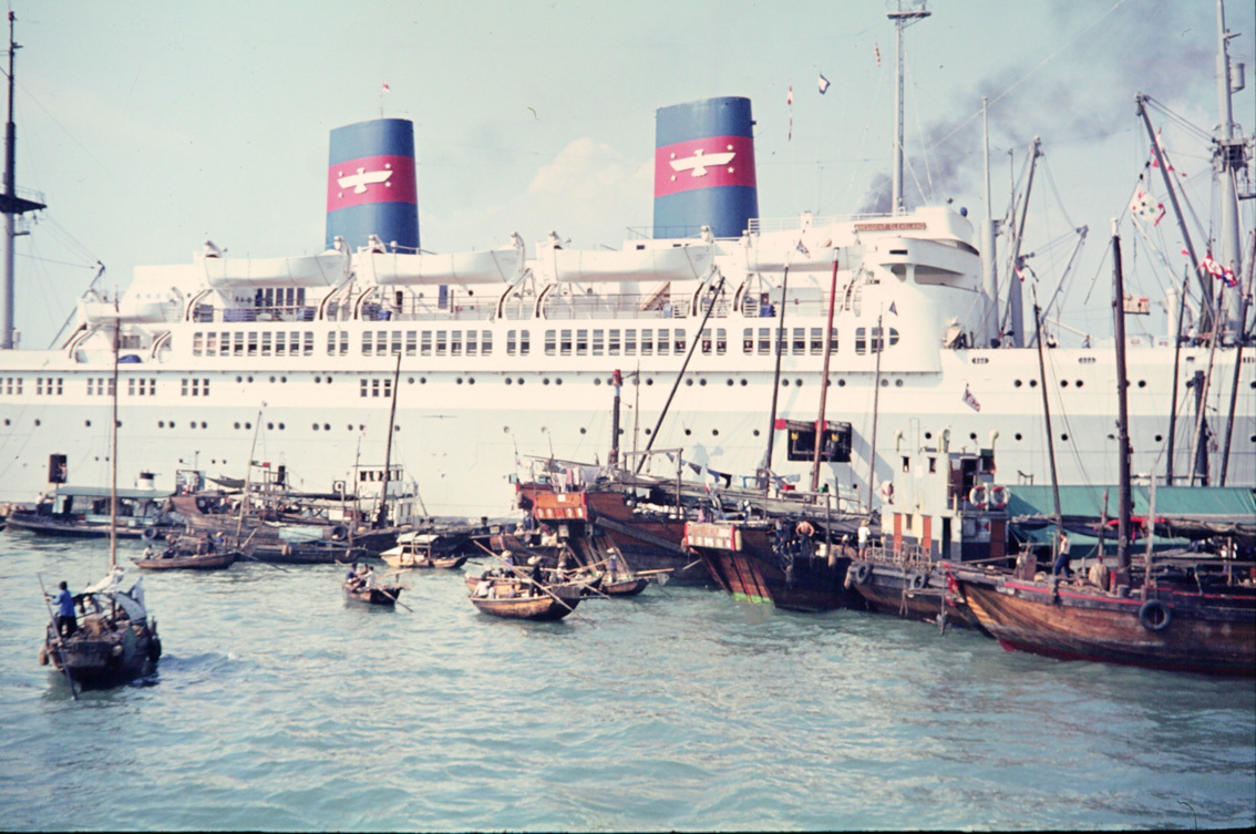 Monopol Magazinde Abwesenheitsnotiz Johanna Diehl