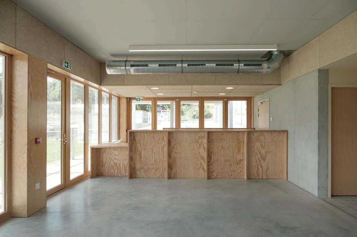 CLUB-HOUSE ET VESTIAIRES DE FOOTBALL - Agence Y.architectes