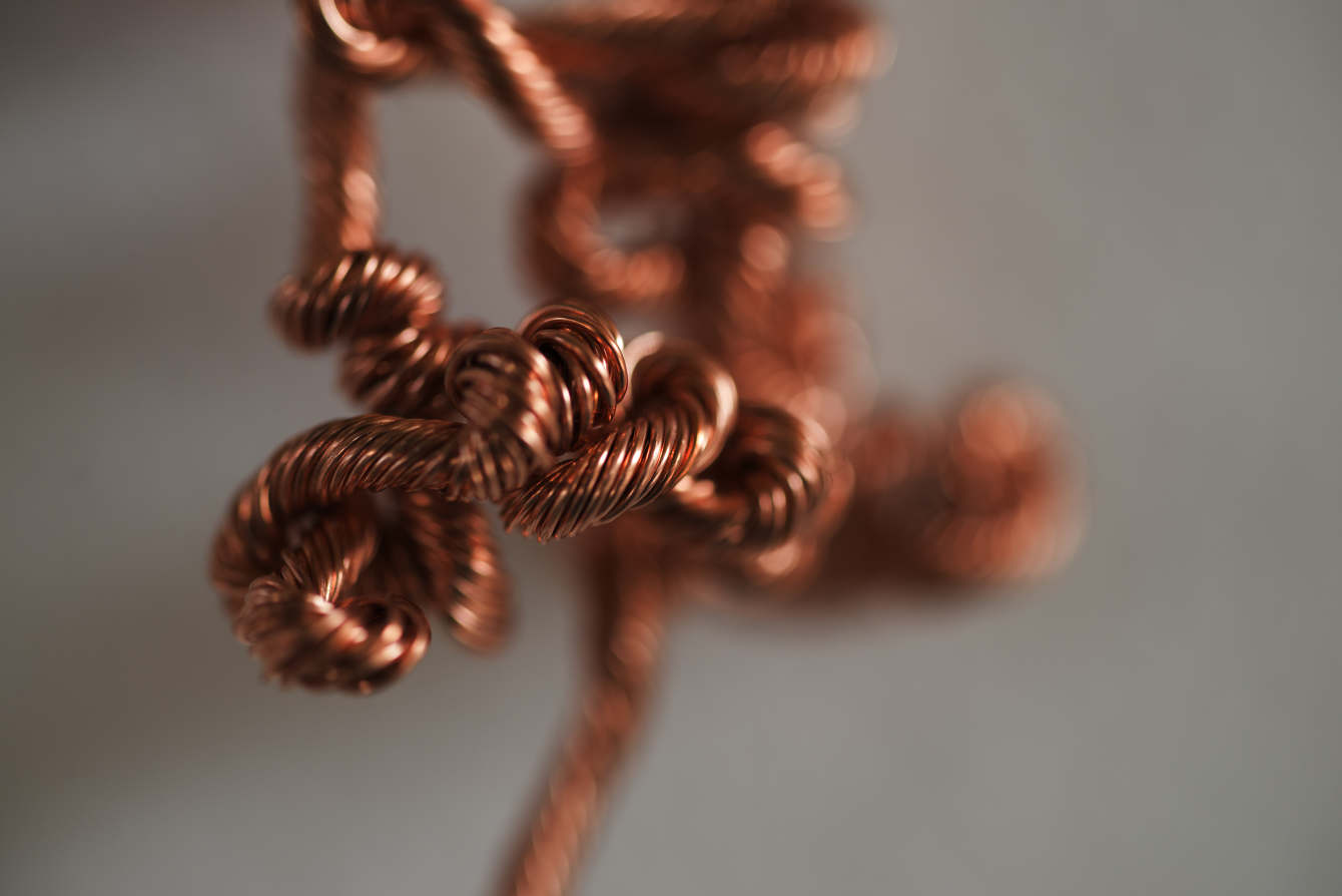 DEAD WIRE - Alibi Studio | Catie Newell