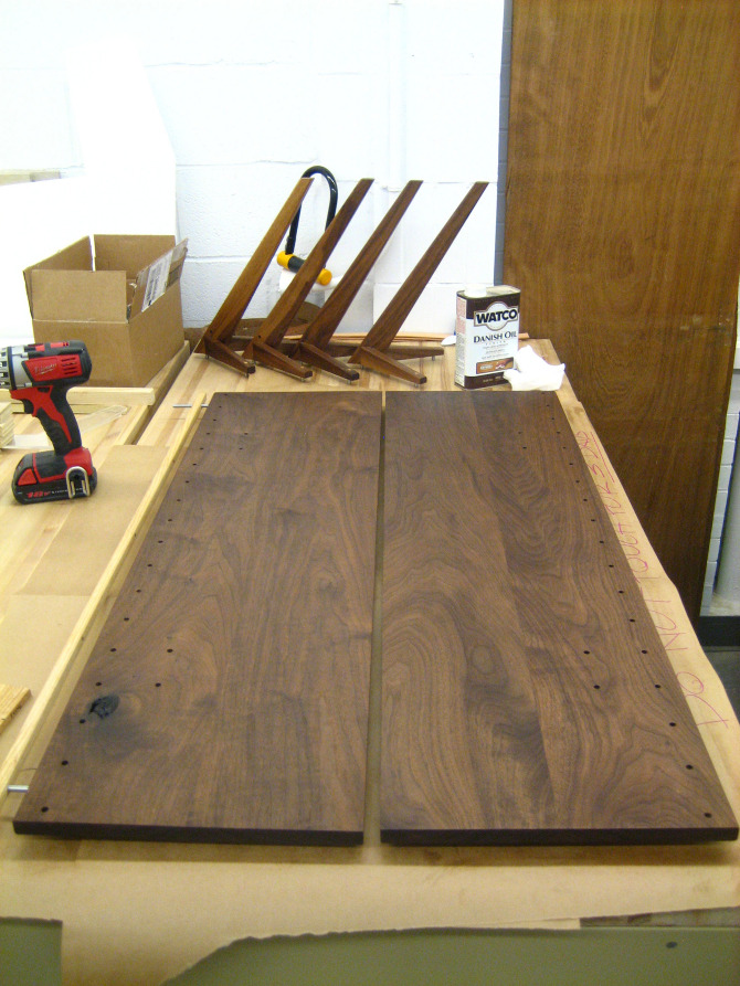 Stich Table Cross-Stich Table - Kaeo Helder - Industrial Designer