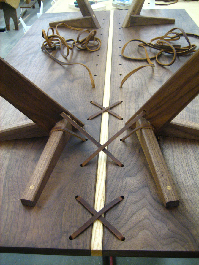 Stich Table Cross-Stich Table - Kaeo Helder - Industrial Designer