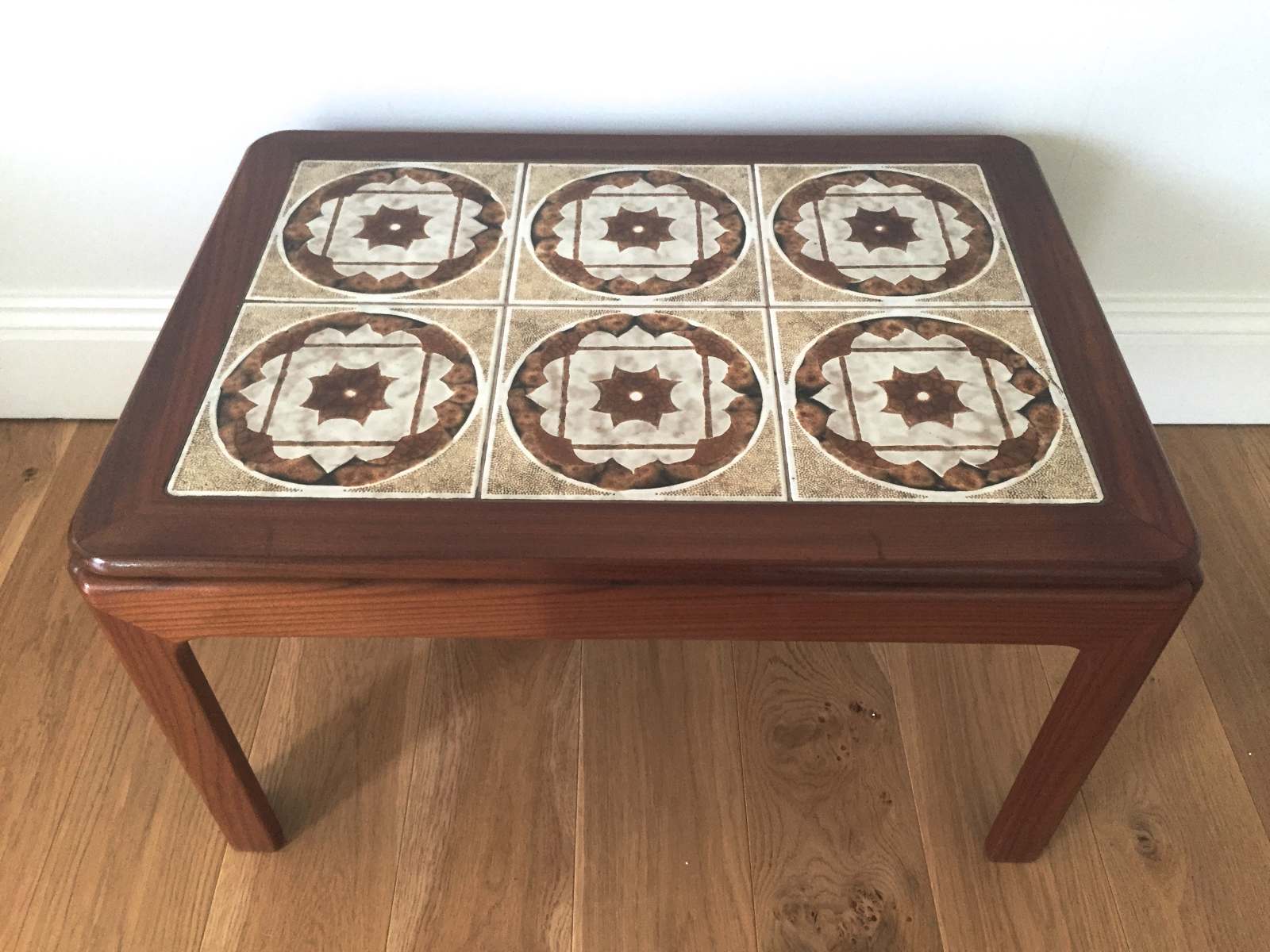 G PLAN TILED COFFEE TABLE - ThatWasThen, image size:1600x1200