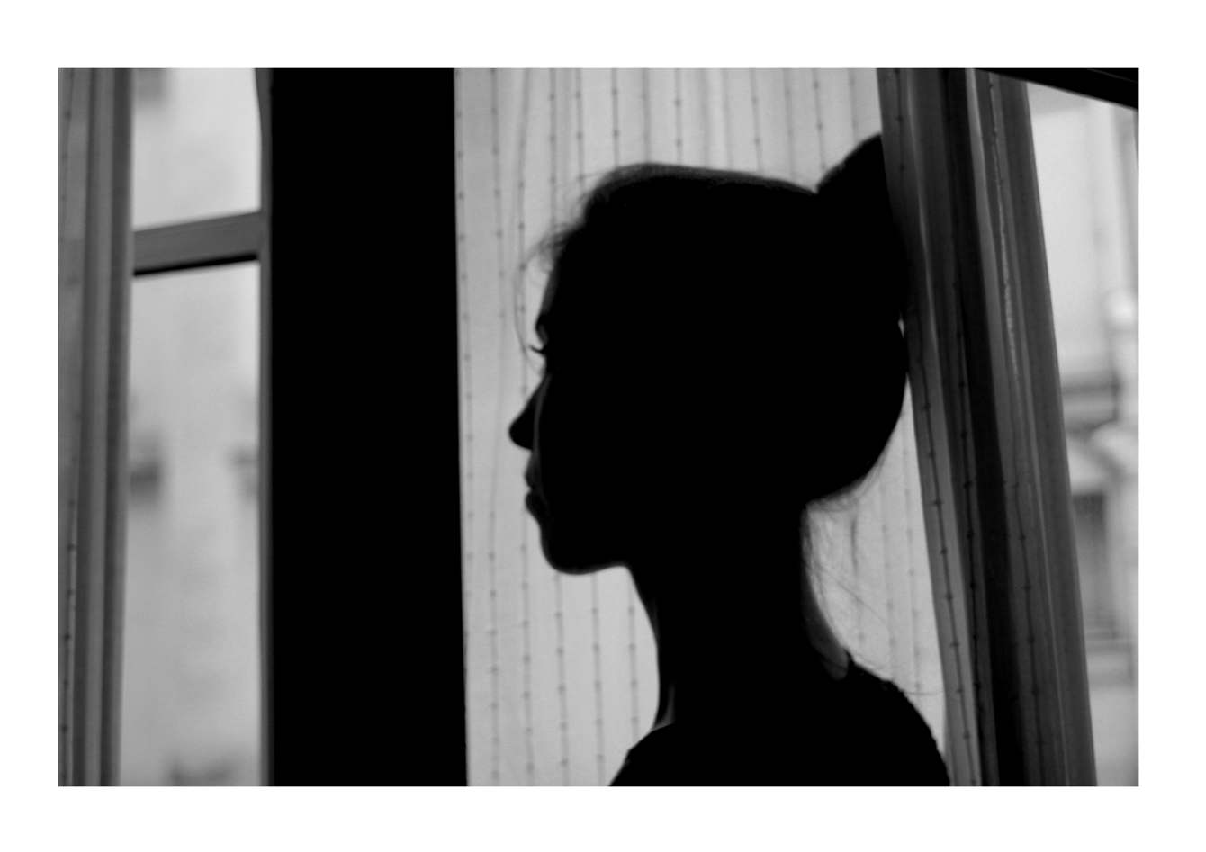 Touristes étrangers à Paris, août 1951 by Photographie originale / Original  photograph: (1951) Photograph | photovintagefrance, image size:1340x947