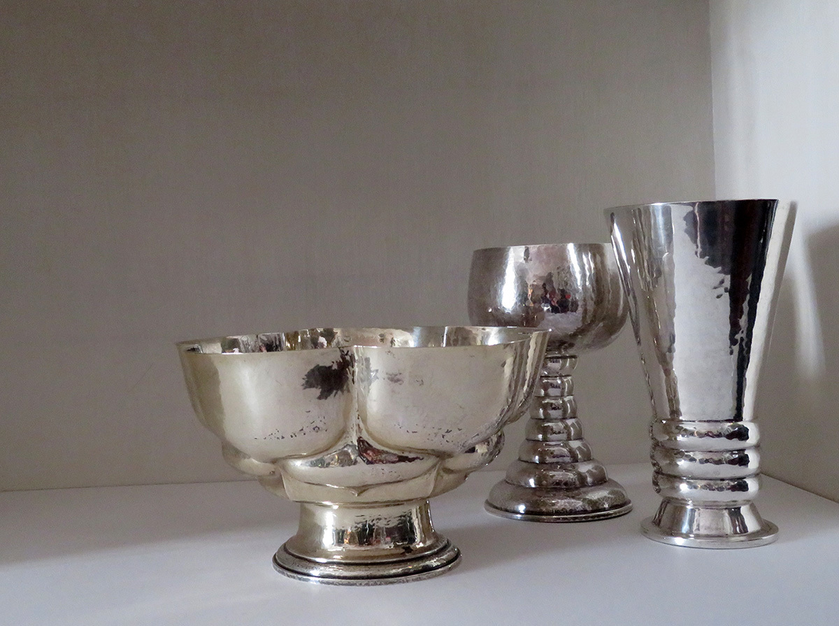 Three silver vessels antiquesilver.fr