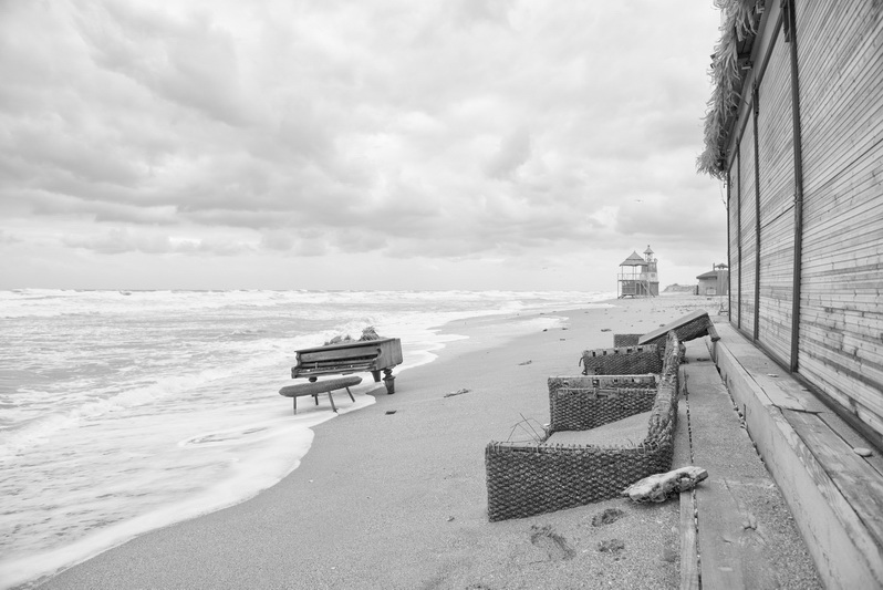 Naked Vama Veche - bogdanturtoi