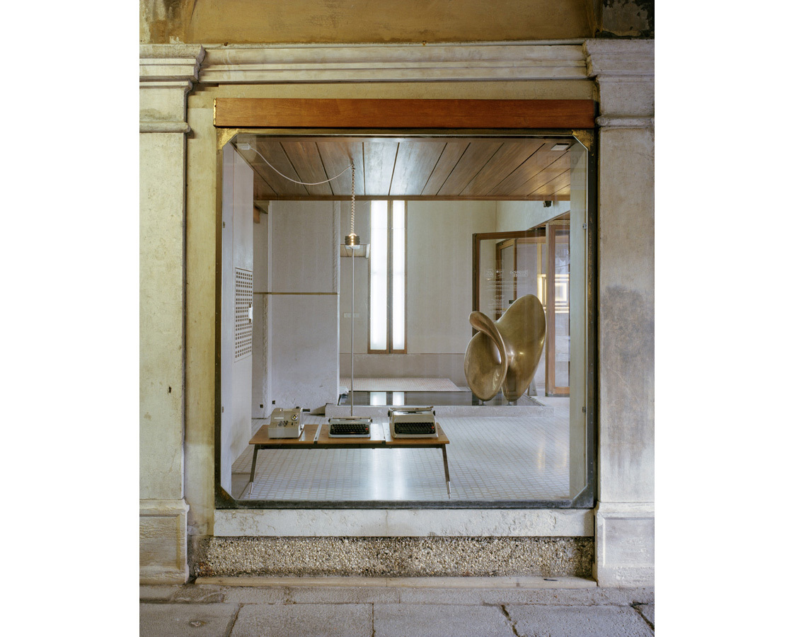 Carlo Scarpa Negozio Olivetti - tristanrdarchitectures