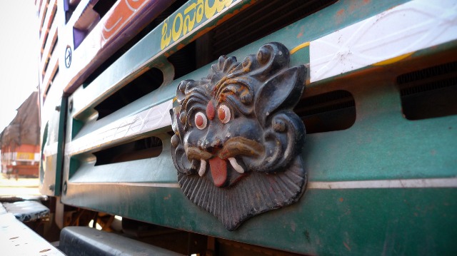 THE TRUCKDRIVERS OF INDIA