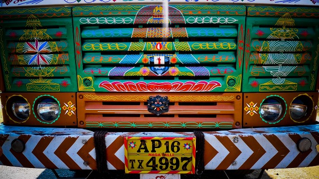 THE TRUCKDRIVERS OF INDIA