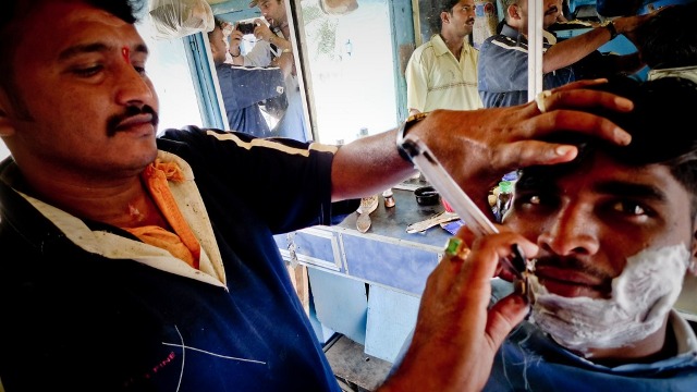 THE TRUCKDRIVERS OF INDIA