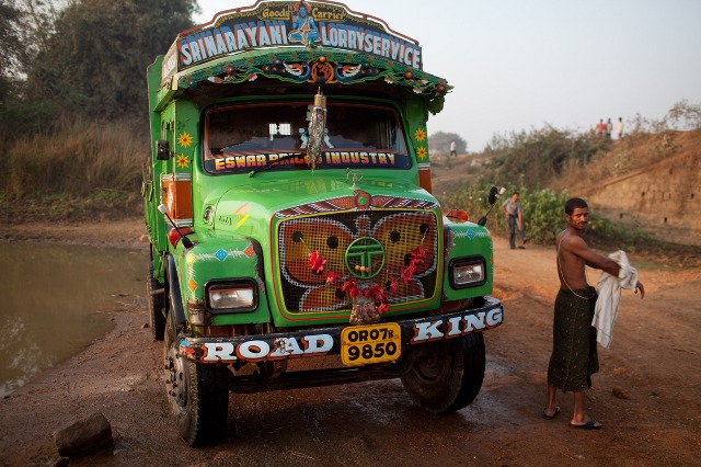 THE TRUCKDRIVERS OF INDIA