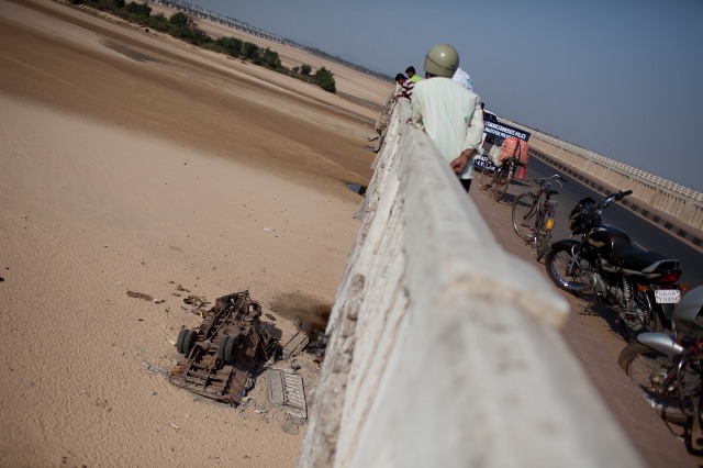 THE TRUCKDRIVERS OF INDIA