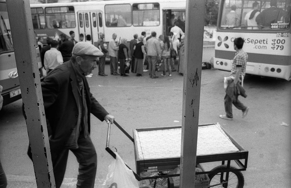 Istanbul Pease mind your head