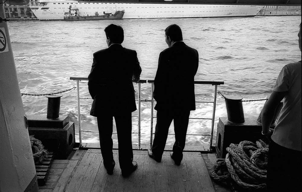 Istanbul Pease mind your head