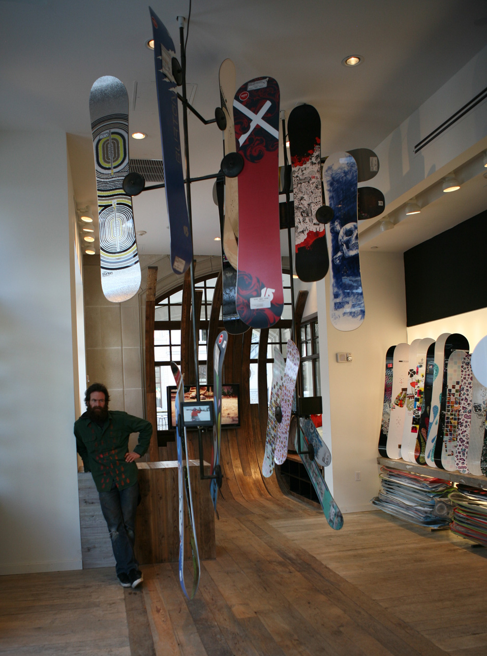 BURTON VAIL FLAGSHIP RETAIL STORE tres birds