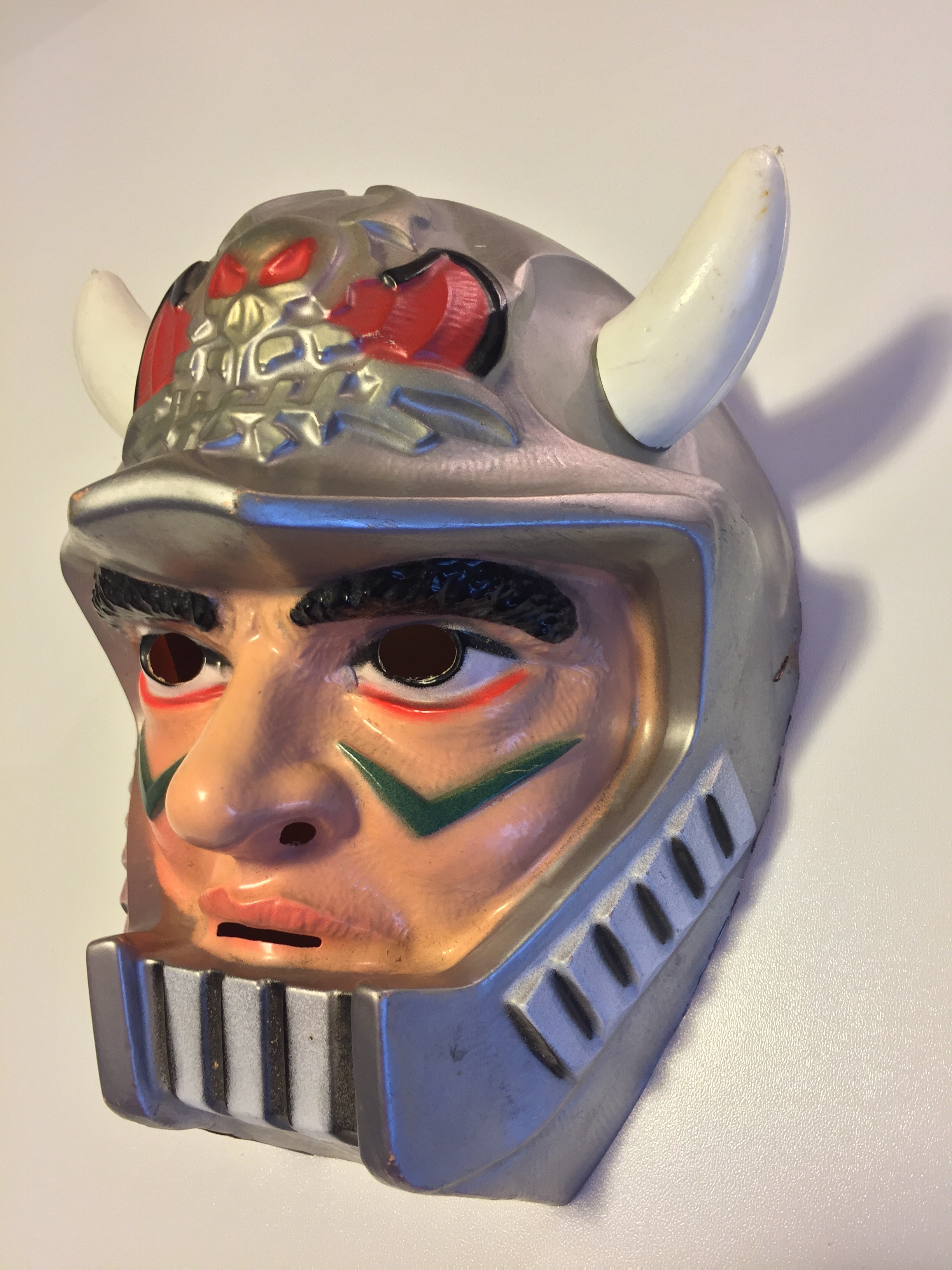 Les masques César velvet galerie mobilier design Quasar Khanh