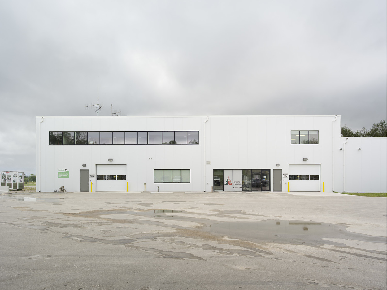 Lac du Fire Attack Centre 1x1 architecture