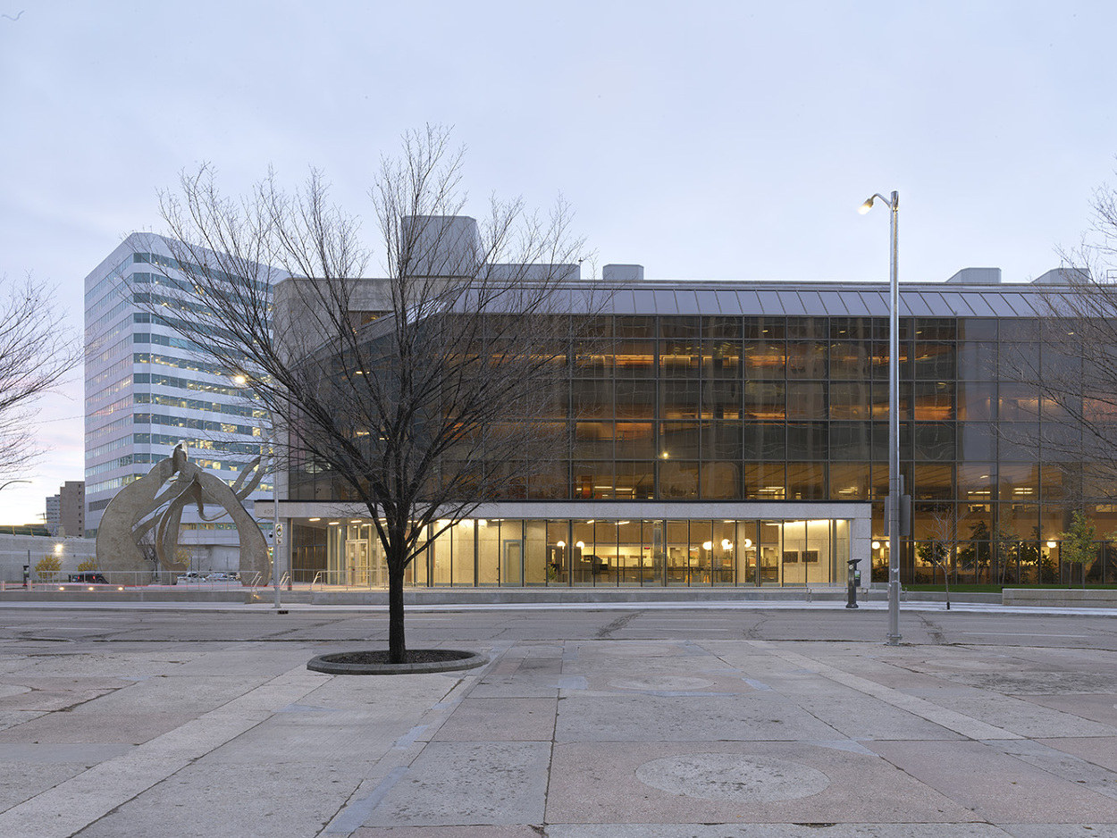 Manitoba Law Courts 1x1 architecture