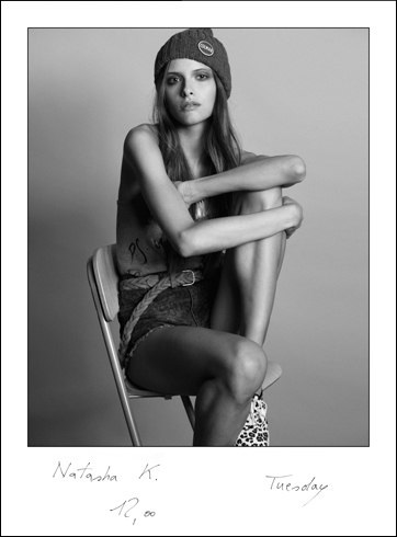 Qolga olingan qoshni porno tomosha qiling