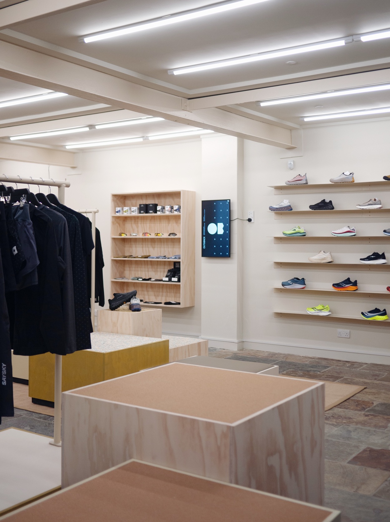 OUT & BACK STORE - polka