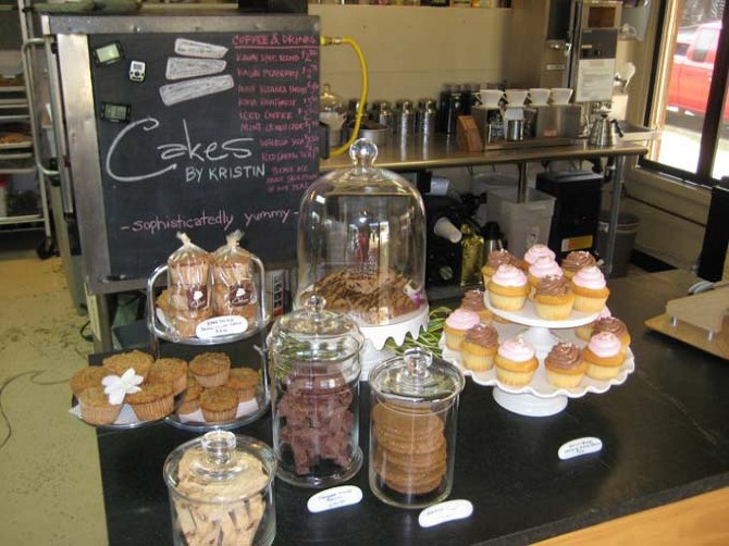 OTHER YUMMY TREATS cakes by kristin