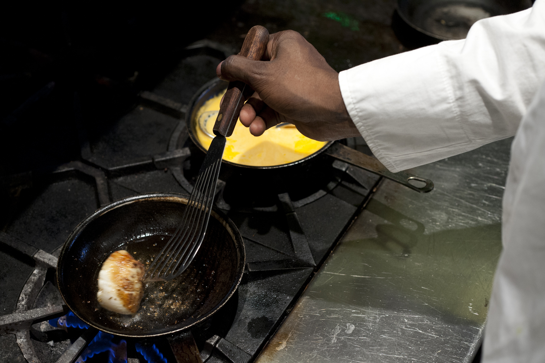 Pan Seared Scallop Fennel Seed Tomato Jam Sylva Senat Modern