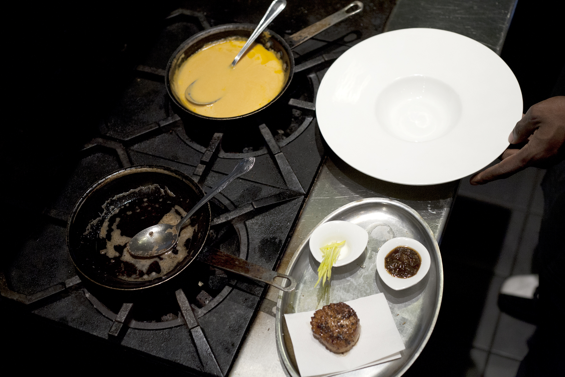 Pan Seared Scallop Fennel Seed Tomato Jam Sylva Senat Modern