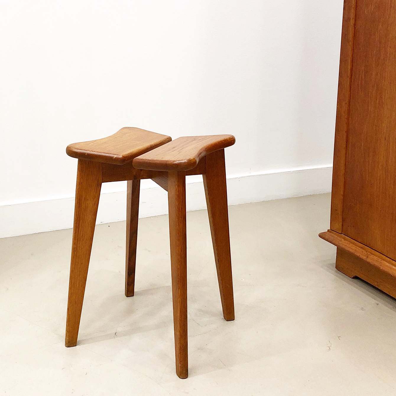椅子 Marcel Gascoin Tabouret TABOURET MARCEL GASCOIN, 1950s – Galerie Paradis