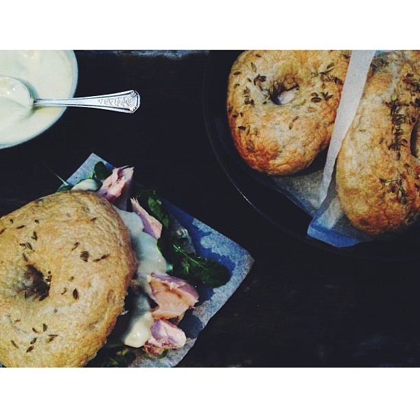 SPELT & FENNEL SEED BAGELS OSTRO