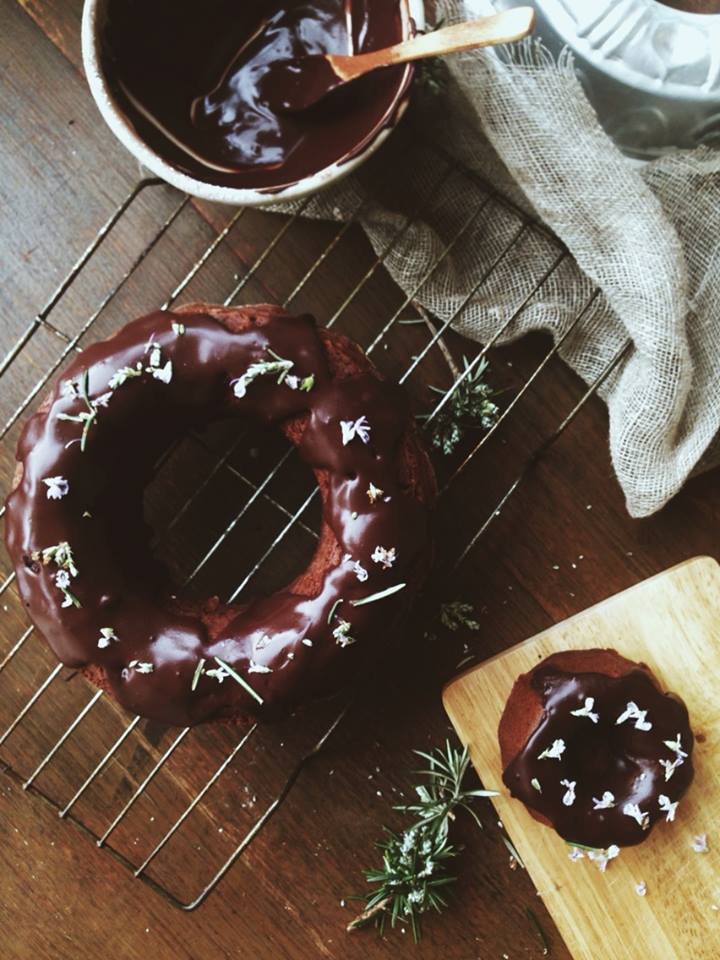 CHOCOLATE & ROSEMARY OLIVE OIL CAKE OSTRO